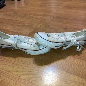 Converse size 9